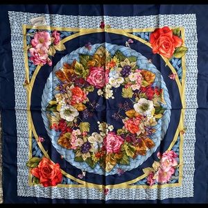 Original Gucci Scarf in a unique floral print